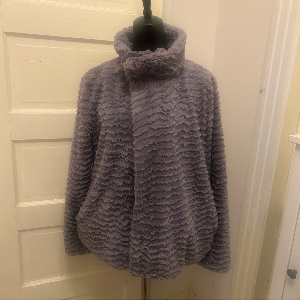 Patagonia Cozy Faux Fur Jacket in Gray XL Athleisure Streetwear